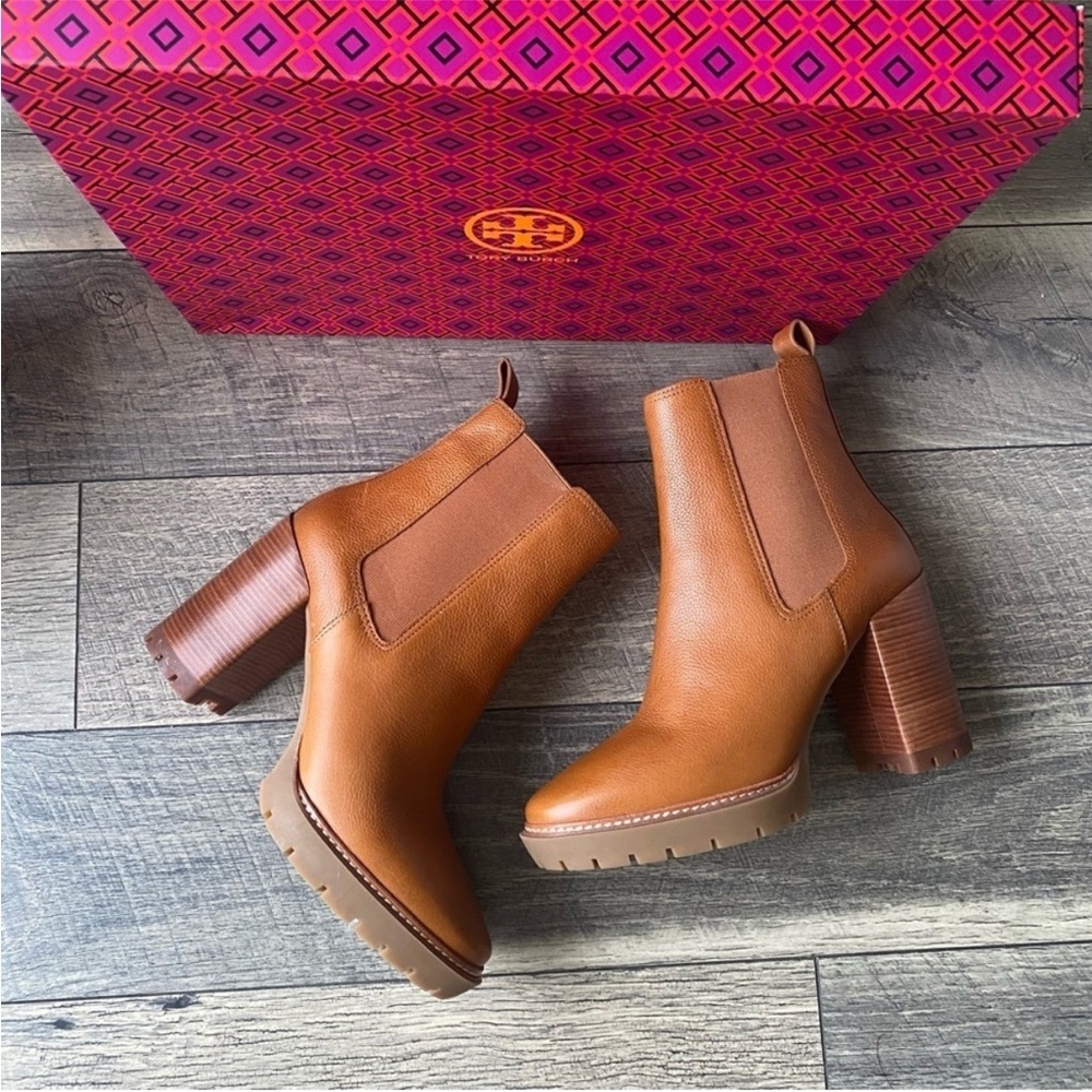 Tory Burch Lug 70MM Bootie Size 11 Leather Blanched Almond Brown Camel Tan NEW